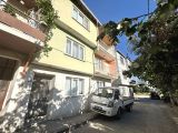 Gemlik eşref Dinçer. 3 katlı müstakil. Bina 