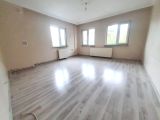 BURSA TEFERRÜÇ MH. DEVRENGEÇ CD. KERVAN PARKA CEPHE 90 M2 2+1 BAKIMLI KİRALIK DAİRE