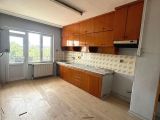 ULU MEZARLIK YAKINI YOLA CEPHE KİRALIK  YOLA CEPHE 3+1 DAİRE 