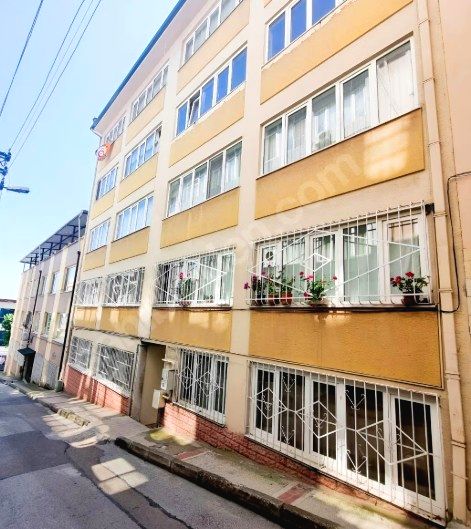 BURSA SETBAŞI ÜZERİNDE BRÜT 85 M2 NET 55 M2 + 30 M2 BAHÇE 1+1 MÜLKİYETLİ SATILIK FIRSAT DAİRE