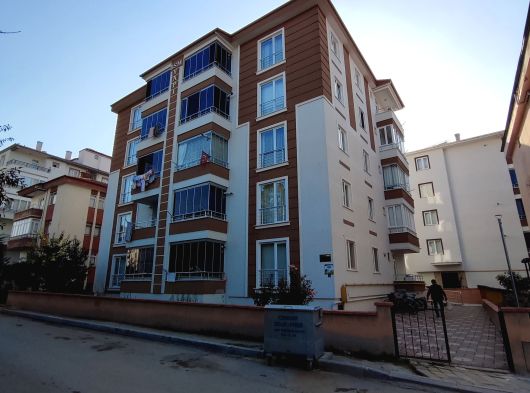 ESNAF EMLAK OTOMOTİV'DEN-ÇİFTLİK  ÇAYIRINDA-3+1-SON KAT DAİRE
