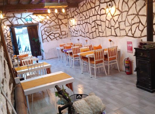 Afyon Ayazini Frig Vadisi’nde 120 m², 2 Katlı Kafe & Hediyelik Eşya – Devren kiralık