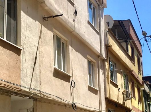 BURSA OSMANGAZİ KEMERÇEŞME MH ÜÇ KATLI SATILIK EV FIRSATI