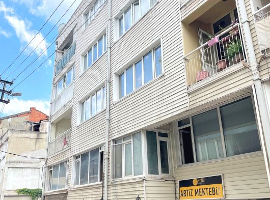 BURSA OSMANGAZİ SETBAŞI KONAK 16 ÜST TARAFLARINDA 130 M2 3+1 ARA KAT SATILIK DAİRE