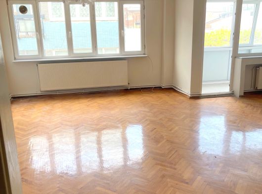 BURSA OSMANGAZİ SETBAŞI KONAK 16 ÜST TARAFLARINDA 130 M2 3+1 ARA KAT SATILIK DAİRE